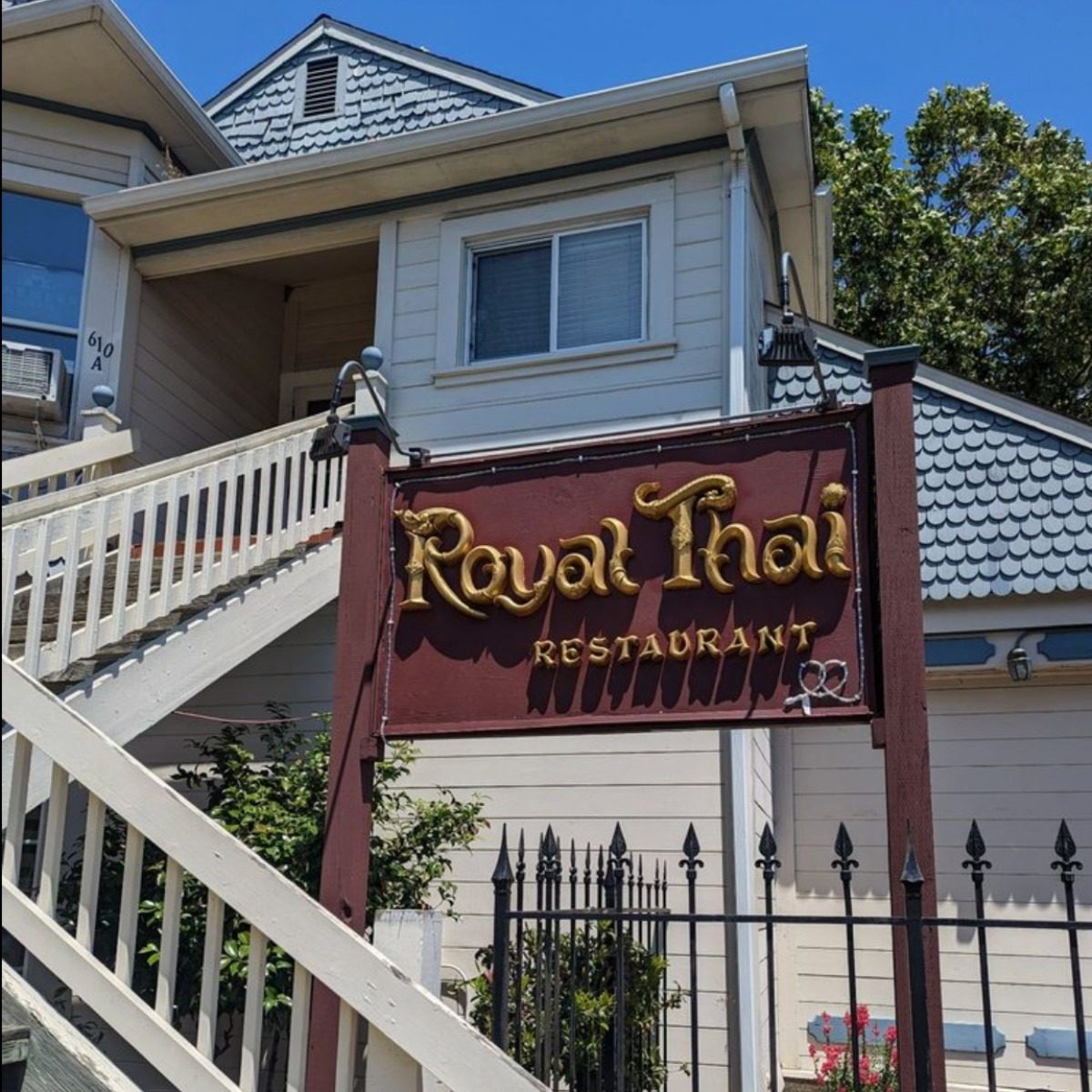 Welcome to Royal Thai Restaurant