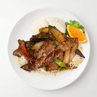 AUNTIE’S THAI TWIST MONGLIAN BEEF🌶️